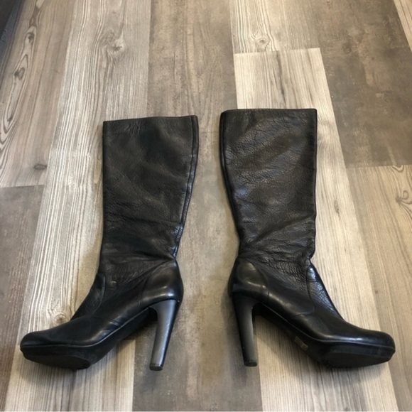 DKNY Black Heeled Round Toe Black Boots 8.5 - Picture 1 of 9